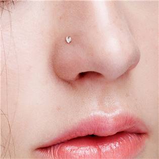 N0135P Piercing do nosu srdíčko