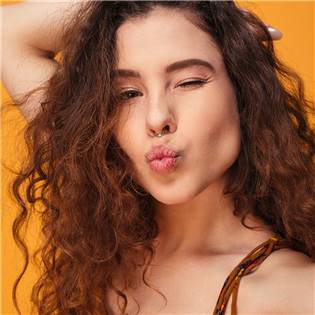 K1022-C Piercing - kruh se srdíčkem, čirá barva