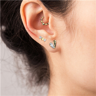 TIT1630 Piercing do brady se srdíčky - PUSH IN labreta TITAN