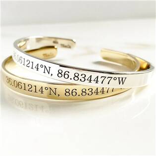OPA1744GD Ocelový náramek s rytinou textu, šíře 6 mm
