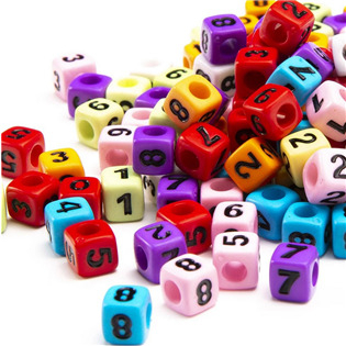 PK209-04 Plastový korálek kostka - číslice