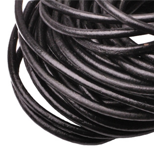 LR401-K Kožená šňůrka kulatá černá, tl. 4 mm
